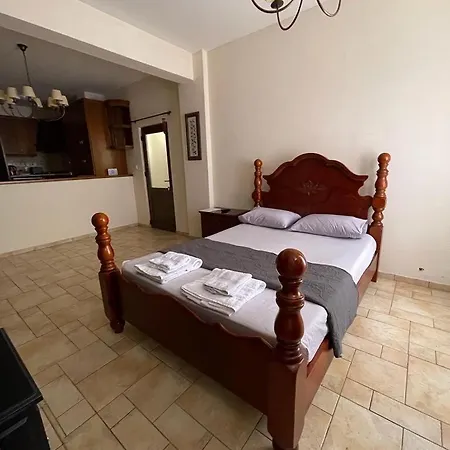 Palm Private Guest house Phrenaros